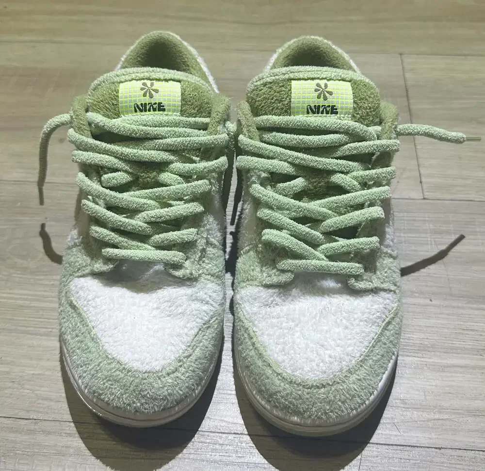 Nike Dunk Low SE 'Fleece Pack' Honeydew Women's Sneakers DQ7579-300